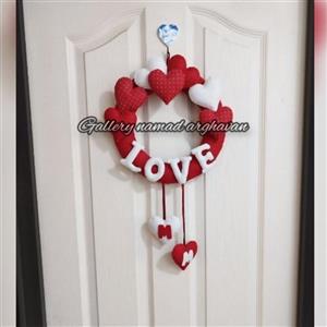 رودری یا آویز نمدی درب مناسب اتاق خواب دست دوز  مدل لاو همراه با آویز اول اسم