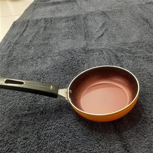 تابه کوچک ماهیتابه کوچک تابه ریز  تابه کوچک تابه پنکیک تابه کودک ماهیتابه کودک