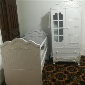 کمد بچه و تخت نوزادی و تشک
