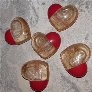 بالم لب قلبی یا رژ حرارتی قلبی رنگ صورتی به لباتون میده