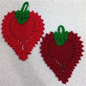 آویز توت فرنگی دست بافت