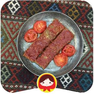 کباب تابه ای با گوجه ( چهار تکه کباب با گوجه )