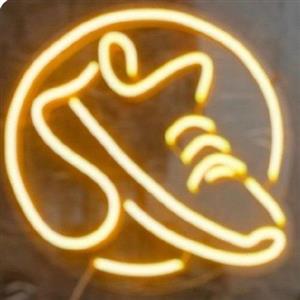 تابلو نئون طرح کفش کتونی 1