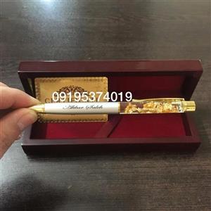  خودکار با ذرات طلا باحک اسم از گالری زرآذین