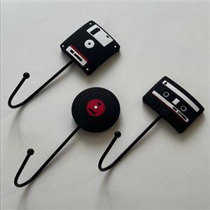 آویز لباس دیواری