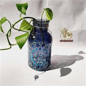 گلدان شیشه ای  با نقش برجسته نقطه کوبی شده