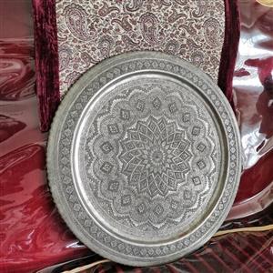 سینی قلمزنی آنتیک و قدیمی با قلم ظریف و زیبای اصفهان