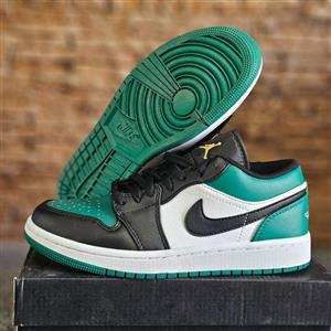 کتونی مردانه نایک ایر جردن مشکی سفید Nike Air Jordan 1 Low کد 31 