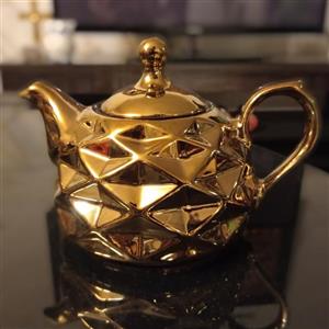 قوری چینی طلایی مدل space فضایی