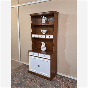 کافی بار کلاسیک با رنگبندی سفارشی