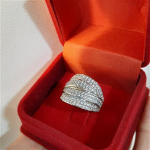 انگشتر نقره زنانه مارسا خاص و شیک با عیار 925 و آبکاری طلا سفید 