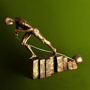 مجسمه تلاش گوی  و زنجیر