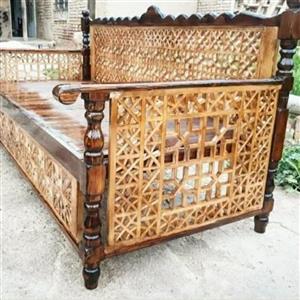 تخت چوبی چوب روس تمام شبکه قابلیت سفارش در ابعاد و طرح های متفاوت نیمکت چوبی تخت سنتی