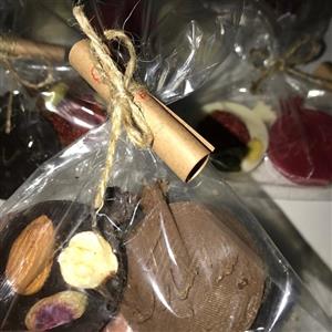 گیفت یلدا گیفت شب یلدا شکلات اناری شکلات آجیلی