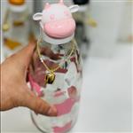 بطری شیر میلکا دارای رنگبندی از جنس شیشه