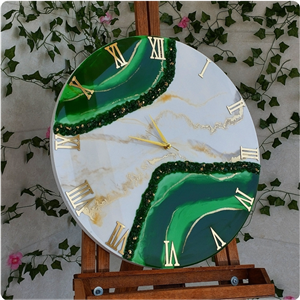 ساعت دیواری رزینی طرح زمرد