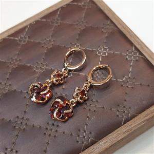 گوشواره زنانه نگین دار طرح گل قرمز