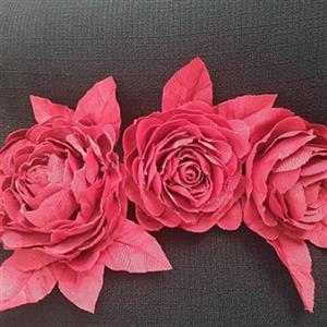 گل رز قرمز  هر گل 30 هزار تومان - جنس ساتن قابل استفاده برای تزئینات لباس مجلسی 