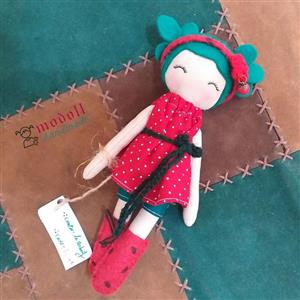 عروسک یلدایی کریسمسی دختر پارچه ای 20 سانتیمتری دارای بسته بندی باجعبه چوبی کد03