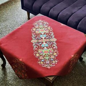 رومیزی مخمل  100x100 طرح رستا قرمز آرت مان