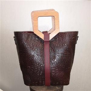 کیف دسته چوبی پوست ماری