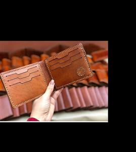 کیف پول جیبی ساده دست دوز چرم طبیعی چرم گاوی کریزی