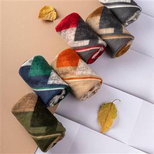 شال موهر خطی لطیف و سبک\nمناسب پاییز و زمستان\nکیفیتکاز درجه یک\nپرز نمیده،