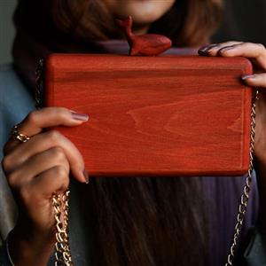 کیف چوبی مناسب خانم ها و مناسب هدیه دادن