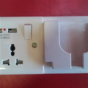 پریز سه شاخه کلید دار دو عدد usb دار  1000ma  هولدینک دار