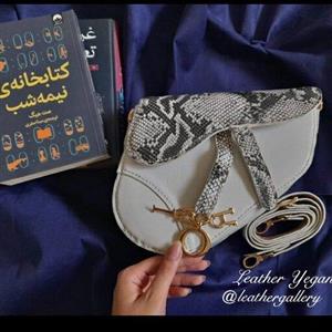 کیف دوشی زنانه و دخترانه مدل دیور