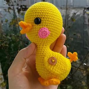 عروسک بافتنی جوجه اردک ناز.قدش حدود 15 سانت