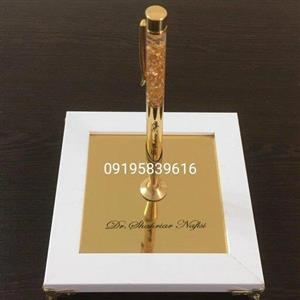 خودکار روکشطلا همراه با باکس رومیزی و شناسنامه باحک اسم