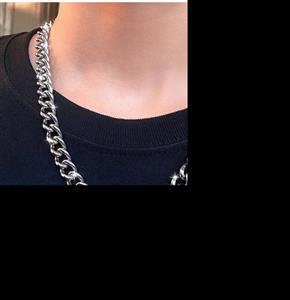 گردنبند کارتیه نقره ای اسپورت بسیار با کیفیت بالا و آبکاری پنج لایه نقره ای