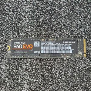 حافظه سامسونگ Samsung 960 EVO M.2 250GB SSD Stock