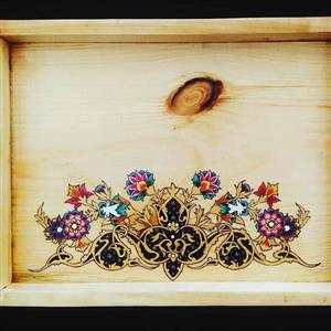 سینی چوب با جنس چوب راش،ابعاد 20 در 30  با طرح تذهیب کاری با طلا