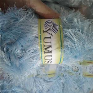 کاموا یوموش مو بلند رنگ آبی کمررنگ100گرمی