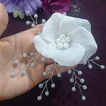 گلسر کریستال طوسی  با گل سفید