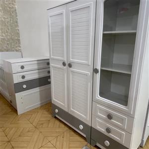 تخت و کمد نوزاد و نوجوان سه تیکه (هزینه ارسال بعهده مشتری)