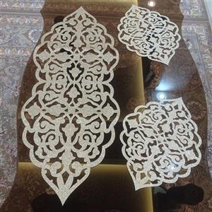 رومیزی رانر بیضی اکلیلی چرمی سه تکه مدل رومی طلایی و نقره‌ای