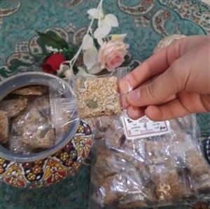 شکلات کنجد عسلی مغزدار سنتی 500 گرمی تهیه شده از کنجد درجه یک دزفول