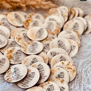 گیفت عقد وعروسی  رزینی درابعاد وطرح های مختلف