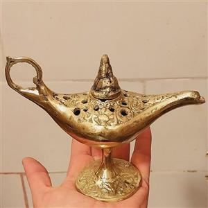 چراغ جادو برنزی (چراغ برنجی)