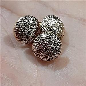 دکمه طلایی فلزی با طرح های ظریف برجسته. وارداتی. سایز 4.  یک سانتی.