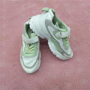 کفش اسپورت دخترانه و پسرانه میانه برای تمام سنین در رنگ سایز بندی های متنوع43 
