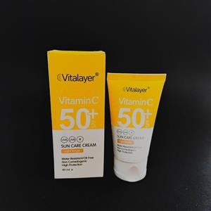کرم ضد آفتاب ویتالیر spf50 رنگی بژ روشن مناسب انواع پوست ضدآب حاوی ویتامین c کاور بسیار بالا بسیار سبک  حجم 40 میلی لیتر 