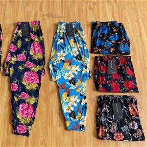 شلوار گیاهی زنانه خارجی جنس کیفیت تنخور عالی طرح زیبا فری سایزه فول کشه از سایز 38 تا سایز 50 میخوره 