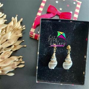 گوشواره دخترانه صدف طبیعی طرح تبن