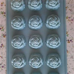 قالب گل رز 15 تایی برای حلوا بوتیکی و برشتوک