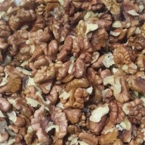 مغز گردوی پرچرب خورشتی کوهستانهای چهارمحال وبختیاری (500گرمی)به سفارش مشتری به روز شکسته میشود