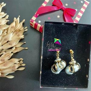 گوشواره دخترانه صدف طبیعی آبکاری شده طرح مکسر